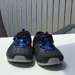 Mud shoes/Water Shoes